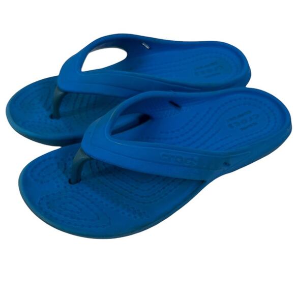 CROCS Kid's Size 11 Blue Flip Flops - Picture 1 of 6